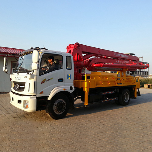 concrete pump truck.jpg