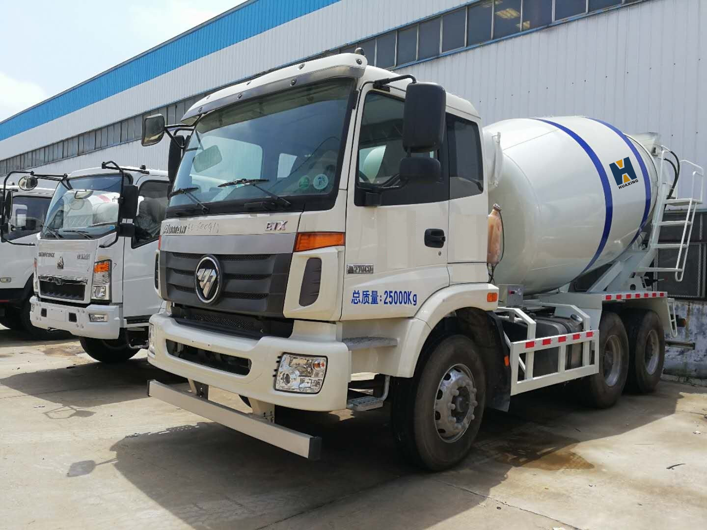 concrete mixer truck.jpg